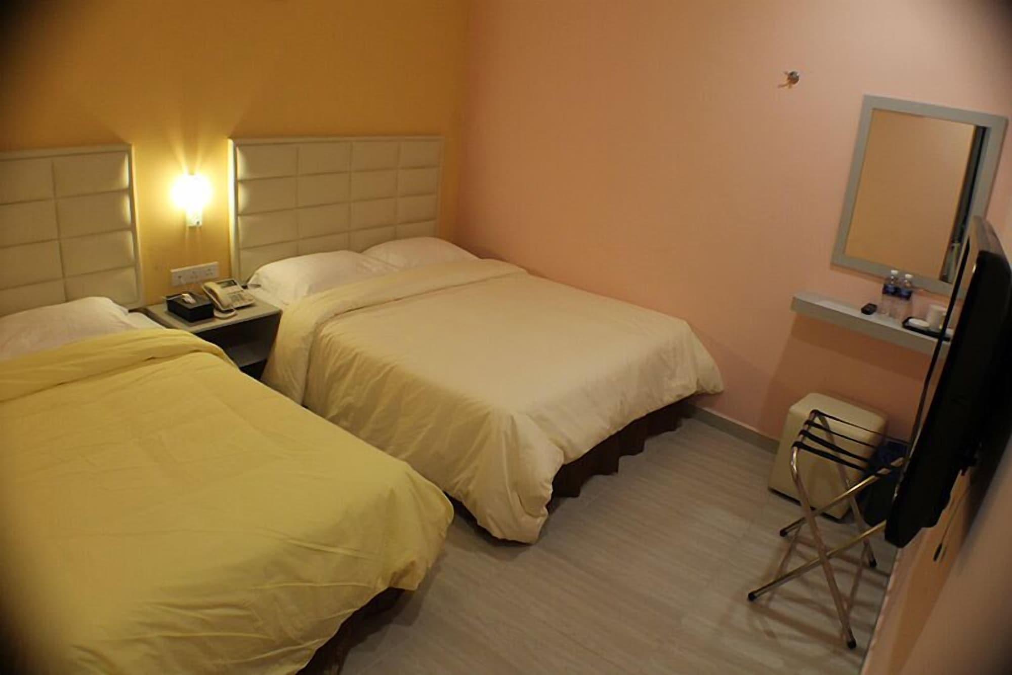 ג'והור בהרו Hotel Zamburger Bukit Indah מראה חיצוני תמונה