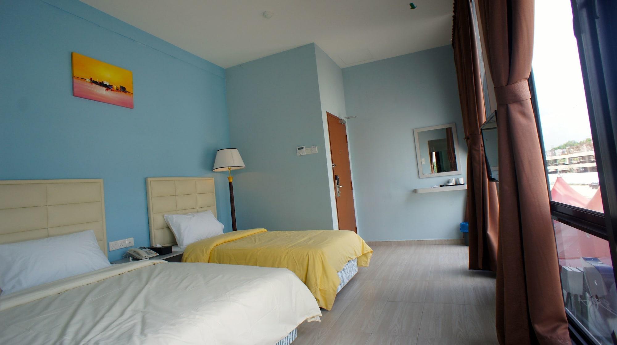 ג'והור בהרו Hotel Zamburger Bukit Indah מראה חיצוני תמונה