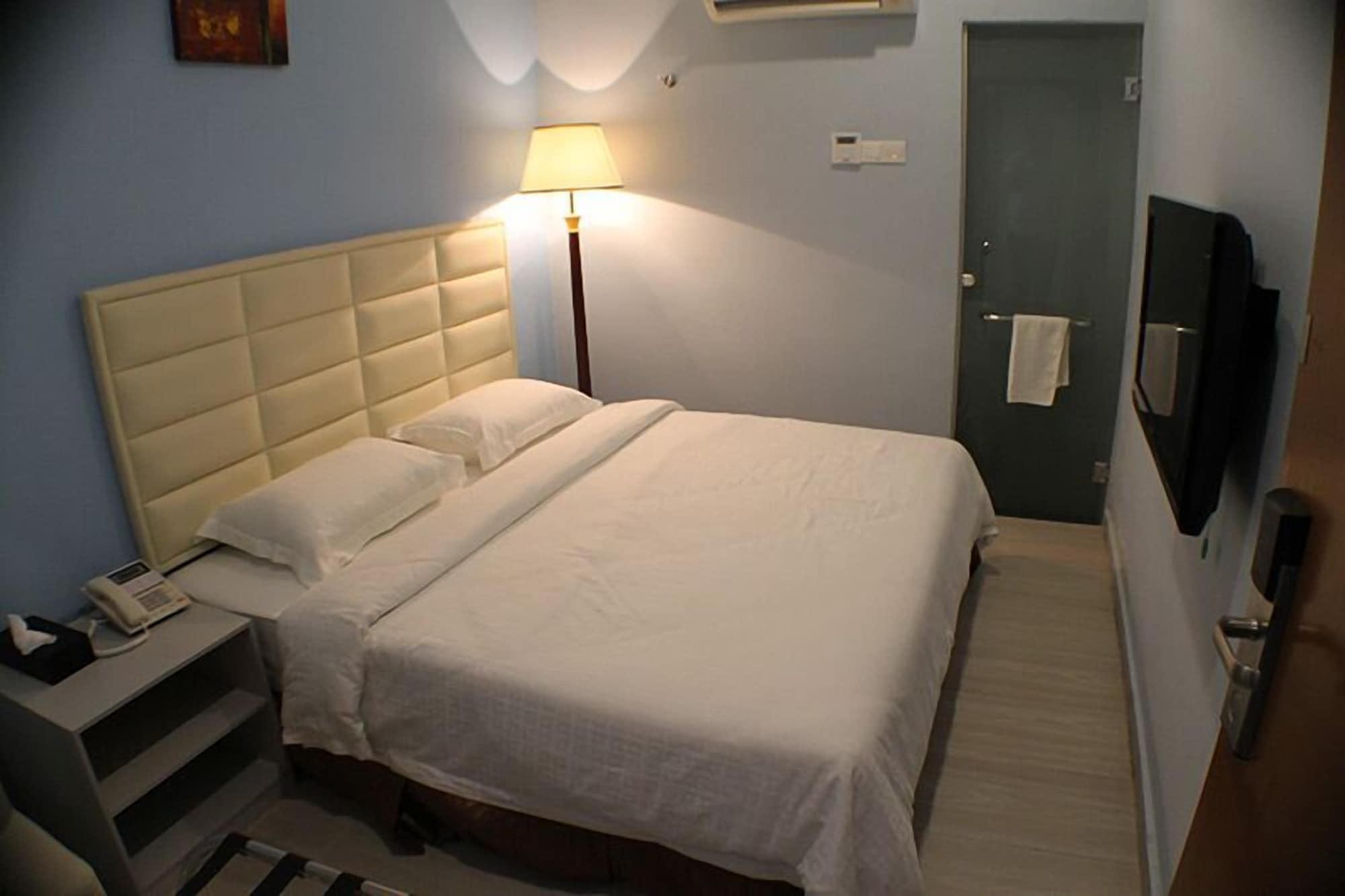 ג'והור בהרו Hotel Zamburger Bukit Indah מראה חיצוני תמונה