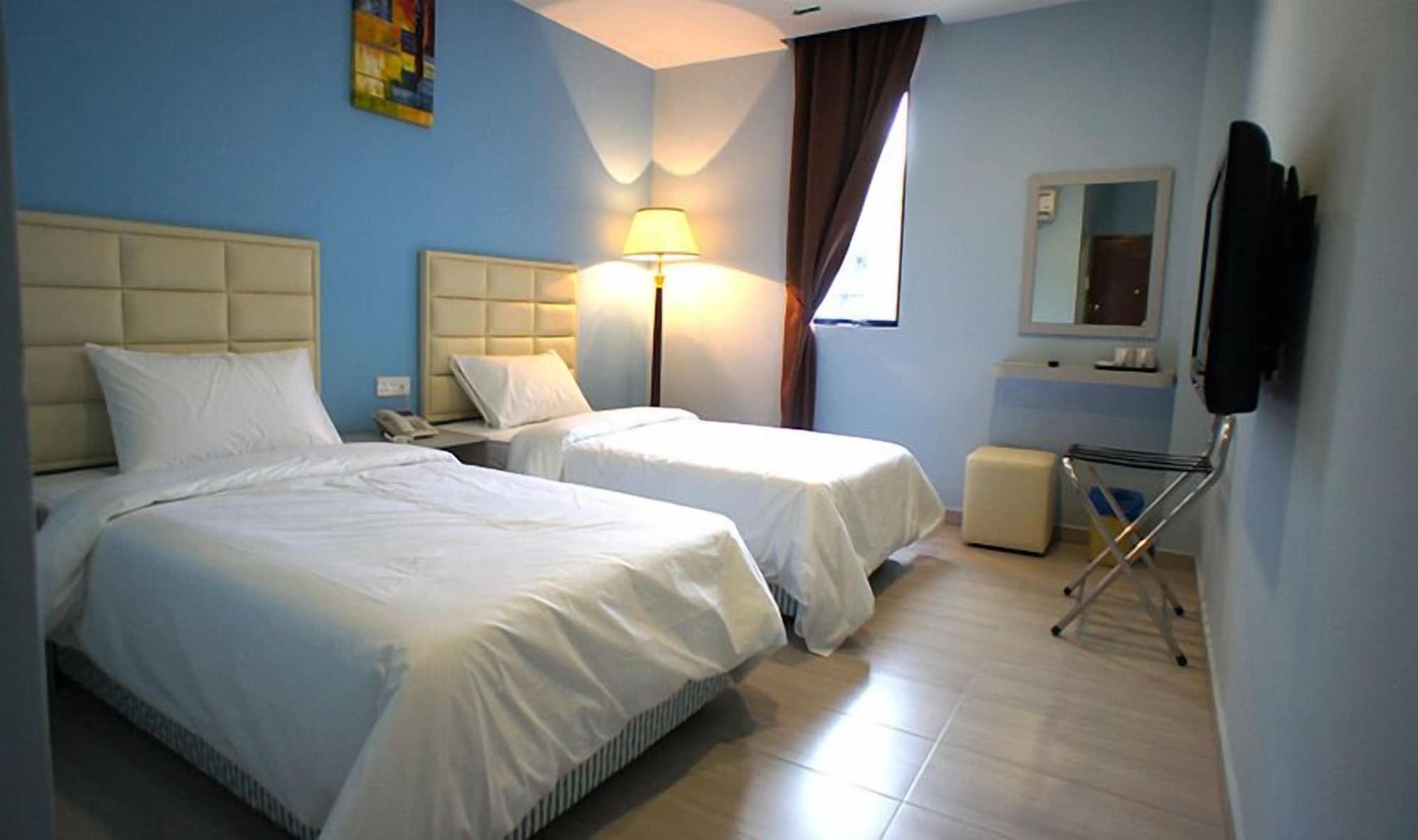 ג'והור בהרו Hotel Zamburger Bukit Indah מראה חיצוני תמונה