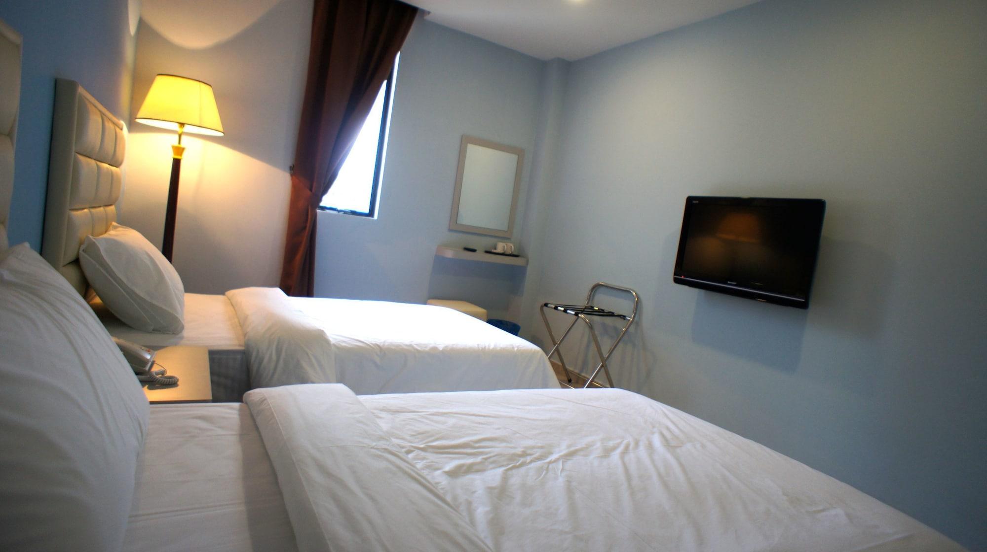 ג'והור בהרו Hotel Zamburger Bukit Indah מראה חיצוני תמונה