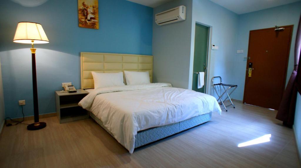 ג'והור בהרו Hotel Zamburger Bukit Indah חדר תמונה